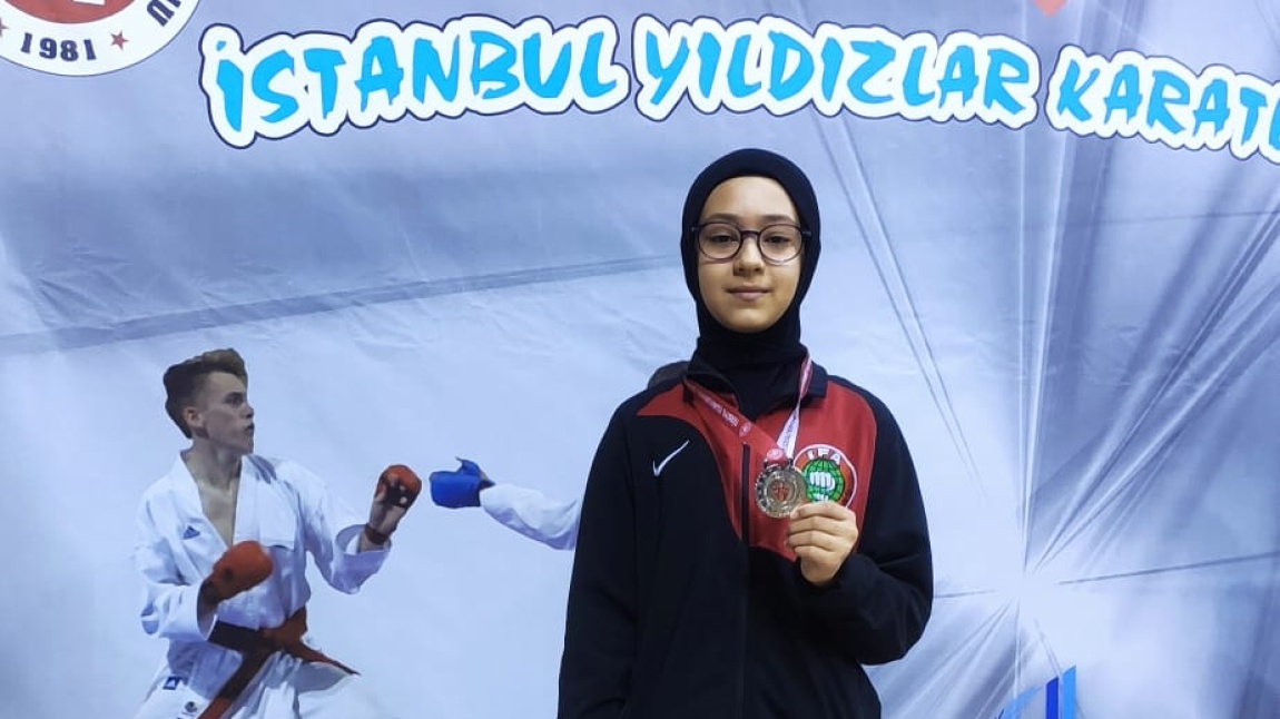 Okulumuz öğrencilerinden Betül Sahra TURAN İstanbul il şampiyonasında yıldızlar  kumite de bireysel 2.ci,takım katada İstanbul 3.cüsü olmuştur.